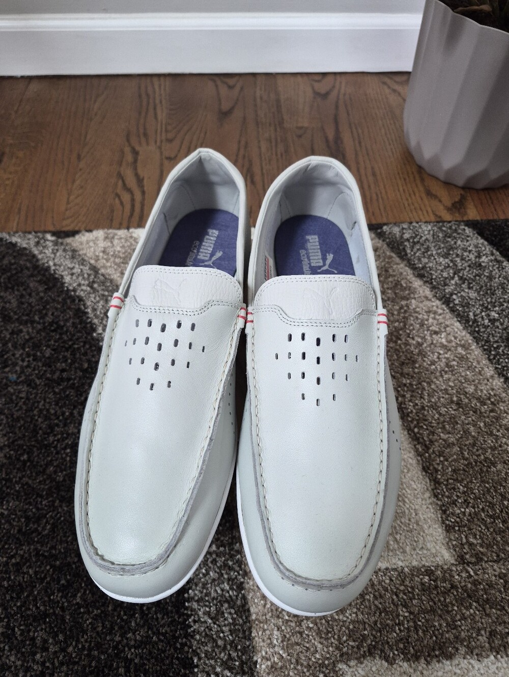 NEW...PUMA/FERRARI LOAFER
